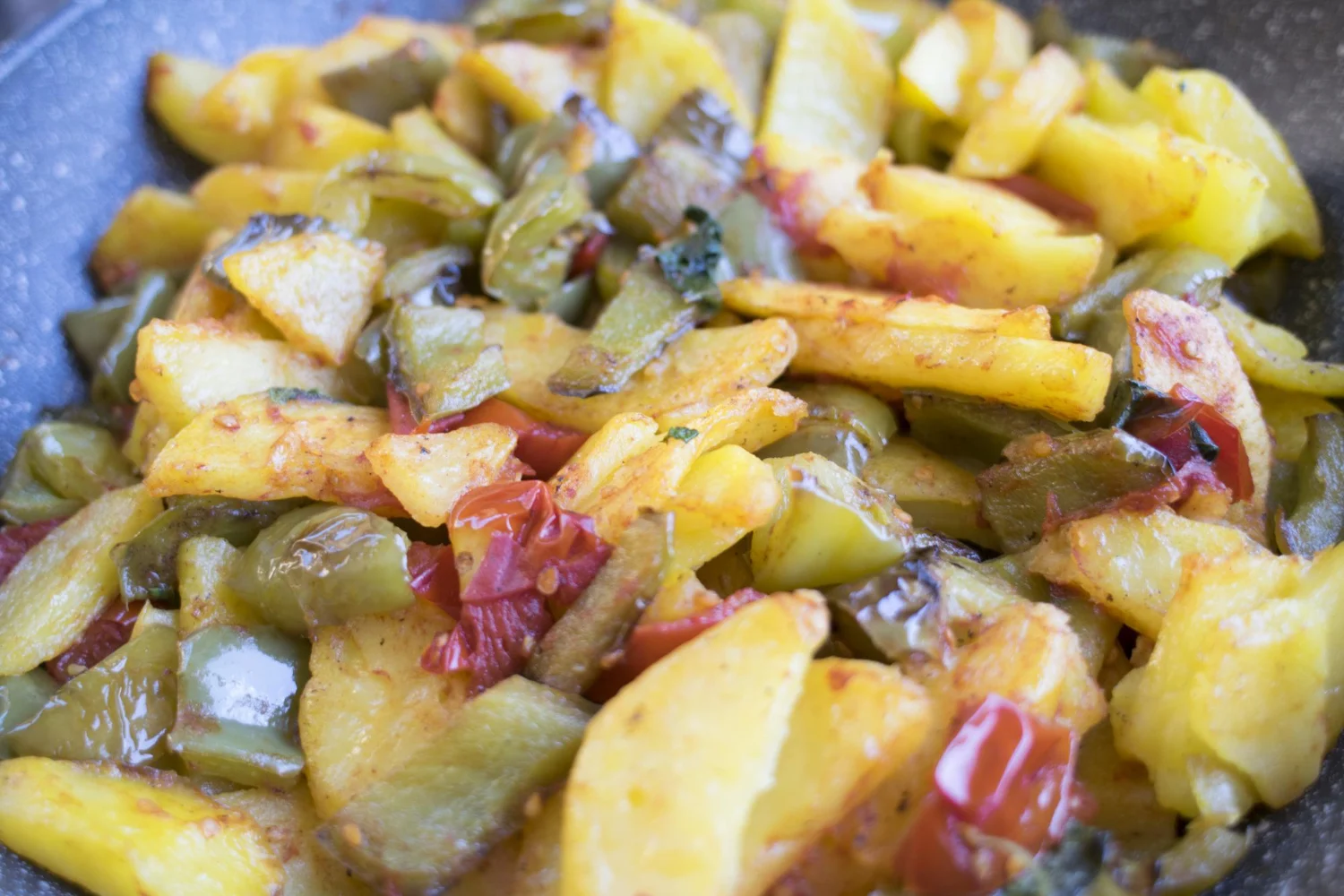 Evita Los Fallos Más Comunes Al Preparar Las Patatas A Lo Pobre Y Consigue Un Resultado De Diez Siguiendo Estos Consejos De Experto. Fuente: Freepik
