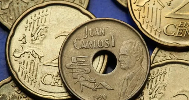 El Misterio De Las Pesetas Con Agujero: La Razón Por La Que Tu Abuelo Guardaba Monedas ‘Rotas’ En El Bolsillo